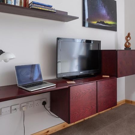 Contemporary One Bedroom Apartment Close To All Amenities In Conservation Area Tain Kültér fotó
